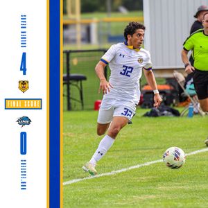Image post by @wne_goldenbears on Instagram