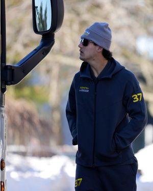 Image post by @hofstramlax on Instagram