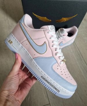 Image post by @chickmakescustomkicks on Instagram