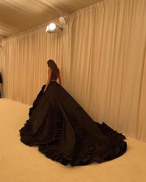 Image post by @jenatkinhair on Instagram