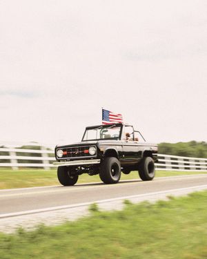 Image post by @huckberry on Instagram