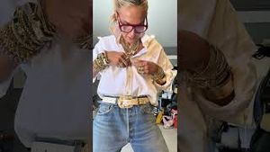 Video post by @shop.with.caroline on YouTube