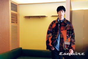 Image post by @esquire.korea on Instagram