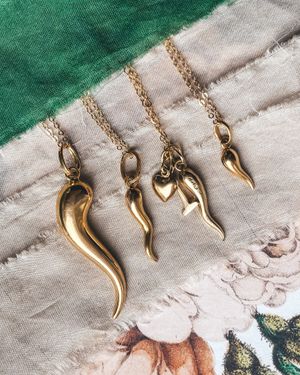 Image post by @maejeanvintage on Instagram