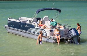 Image post by @charlotteskiboats on Facebook
