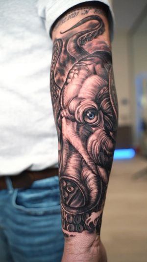 Video post by @skindesigntattoos on Instagram