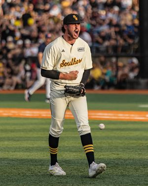 Image post by @petunia.photo on Instagram