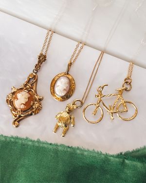 Image post by @maejeanvintage on Instagram