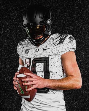 Image post by @coolestcollegefootballuniforms on Instagram