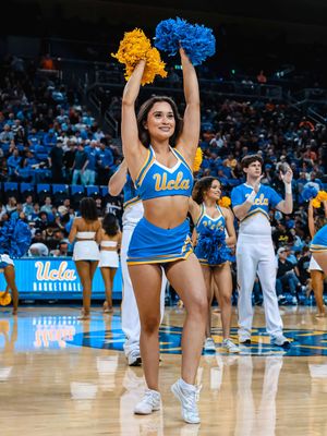 Image post by @uclaspiritsquad on Instagram