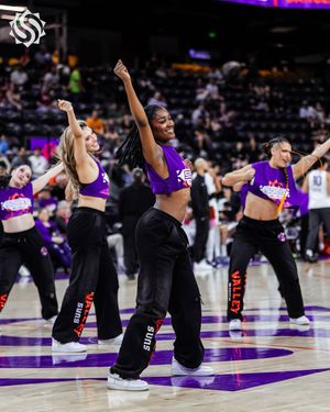 Image post by @gleaguesuns on Instagram