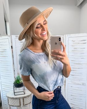 Image post by @shopfillyflair on Instagram