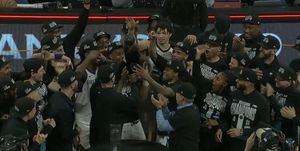 Image post by @HornetsReddit on Twitter