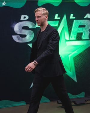 Image post by @dallasstars on Instagram