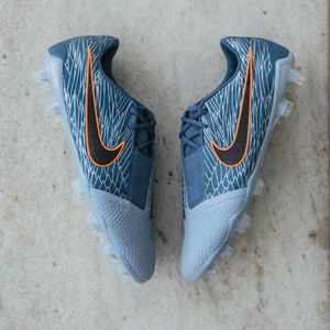 Image post by @soccerdotcom on Instagram