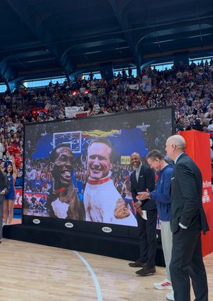 Image post by @KUHoops on Twitter
