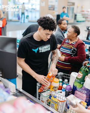 Image post by @hornets on Twitter