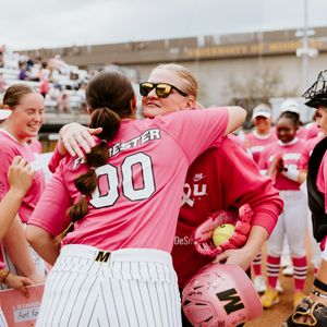 Image post by @mizzousoftball on Instagram