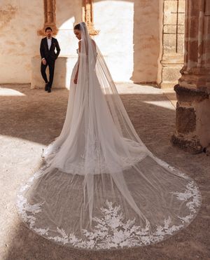 Image post by @dama_couture on Instagram