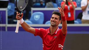 Image post by @head_tennis on Twitter