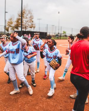Image post by @softballyouth on Instagram