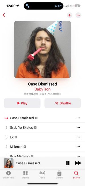 Image post by @_babytron on Twitter