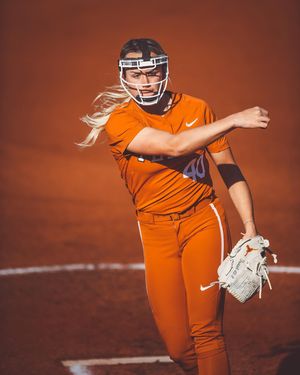 Image post by @texassoftball on Instagram