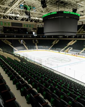 Image post by @undmhockey on Instagram