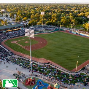 Image post by @greatlakesloons on Instagram