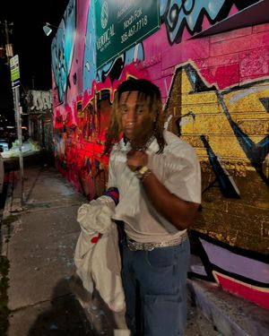 Image post by @kb_versace on Instagram