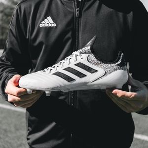 Image post by @soccerdotcom on Instagram