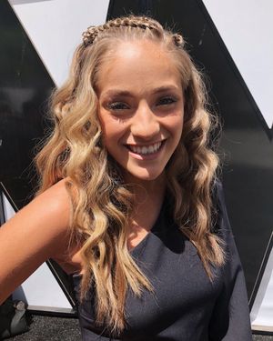 Image post by @BrynnCartelli on Twitter