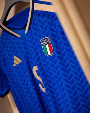 Image post by @azzurrefigc on Instagram