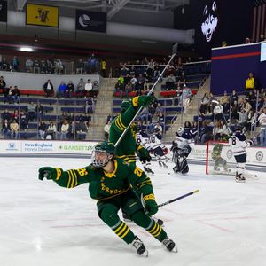 Image post by @uvmmhockey on Instagram