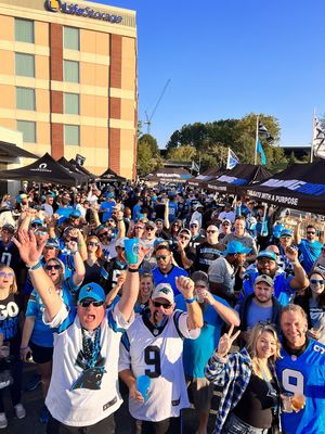 Image post by @roaringriot on Instagram