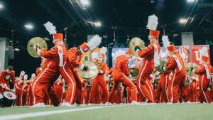 Image post by @HundredIU on Twitter