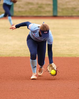 Image post by @uic_softball on Instagram