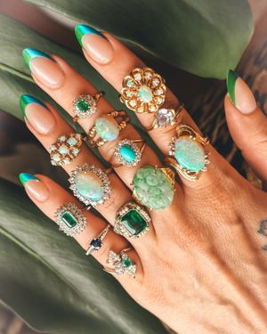 Image post by @maejeanvintage on Instagram