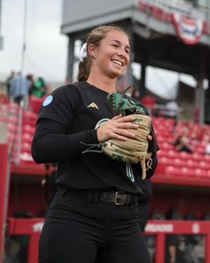 Image post by @usfsoftball on Instagram