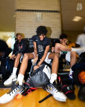 Image post by @nikeeyb on Instagram