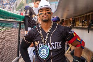 Image post by @everettaquasox on Instagram