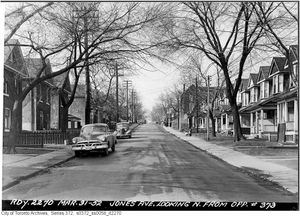 Image post by @toronto_archives on Instagram