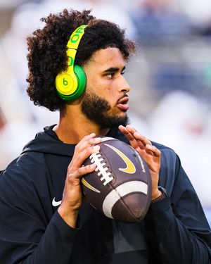 Image post by @oregonfootball on Instagram