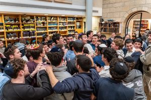 Image post by @aish_efg_men on Instagram