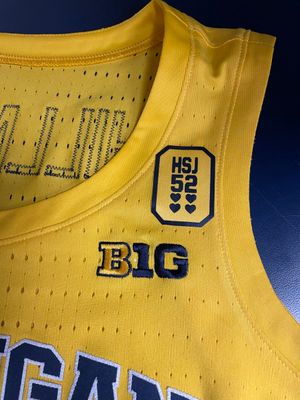 Image post by @umichwbball on Twitter