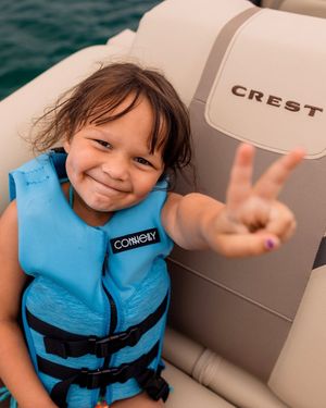 Image post by @crestpontoonboats on Instagram