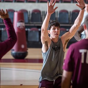 Image post by @siu_basketball on Instagram