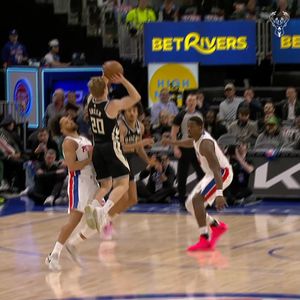 Video post by @milwaukeebucks on Facebook