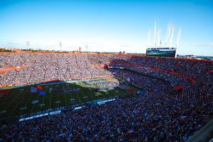 Image post by @GatorsFB on Twitter/X