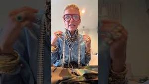 Video post by @shop.with.caroline on YouTube